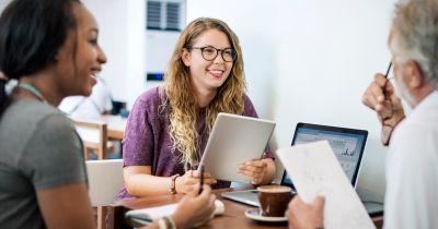 Czy przewodniczący zespołu psychologiczno-pedagogicznego musi organizować zebrania? Jak dokumentować ustalenia?