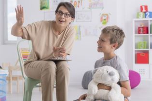 Uczeń z chorobą przewlekłą – trudności w codzienności szkolnej