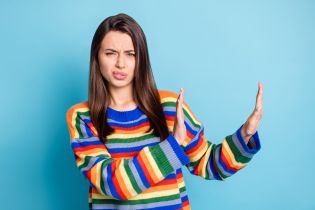 Asertywność – czym jest i czemu przydaje się w pracy? Rozwijanie asertywności